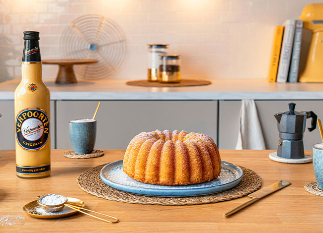 Eierlikörkuchen mit dem Gelben Klassiker ''Superlecker''