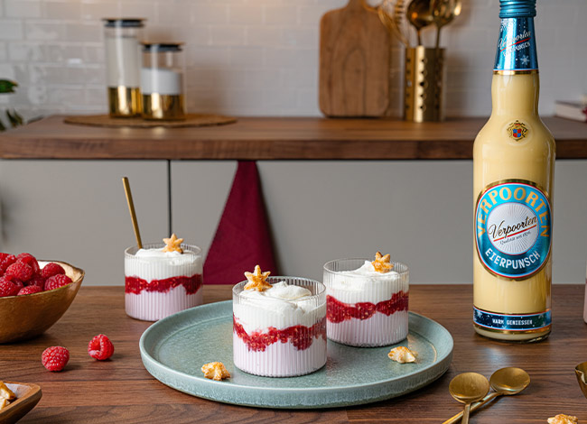 Himbeer-Mascarpone-Eierpunsch-Dessert mit Verpoorten Eierpunsch